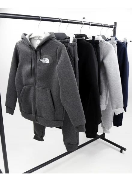 Спортивный костюм.