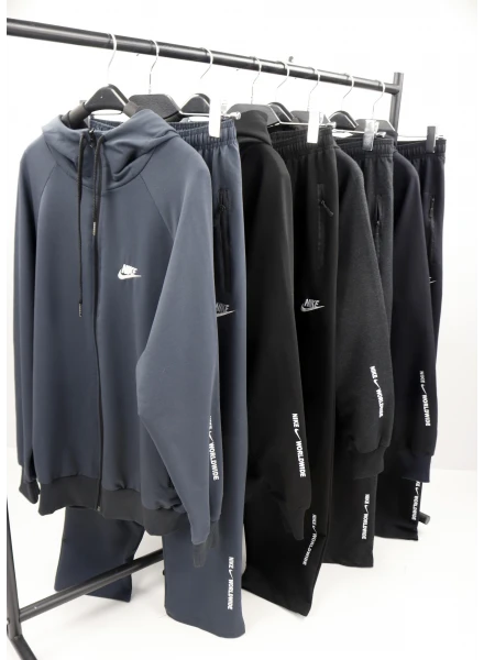 Спортивний костюм